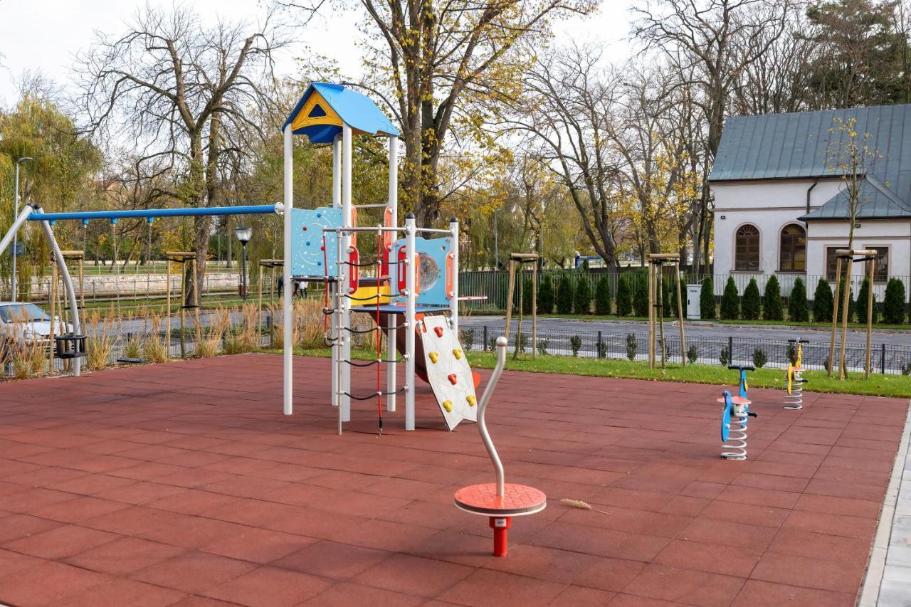 Apartamenty Platany Z Parkingiem By Noclegi Renters Kołobrzeg Εξωτερικό φωτογραφία